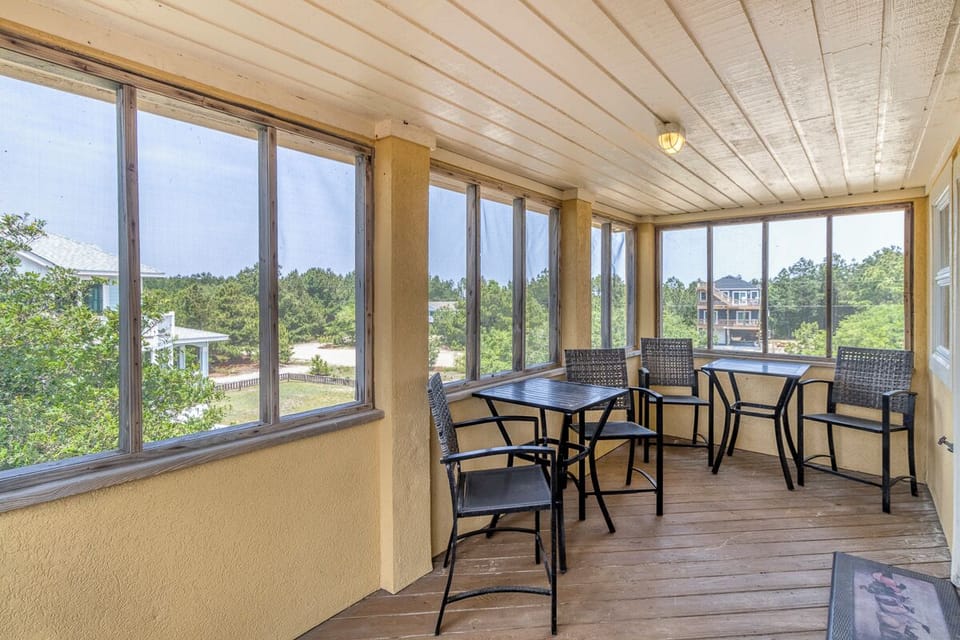 Top Level Screened-in Porch