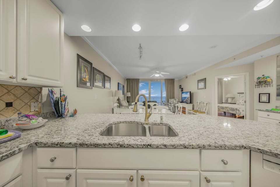Condo, Multiple Beds (San Carlos 1604) | Interior