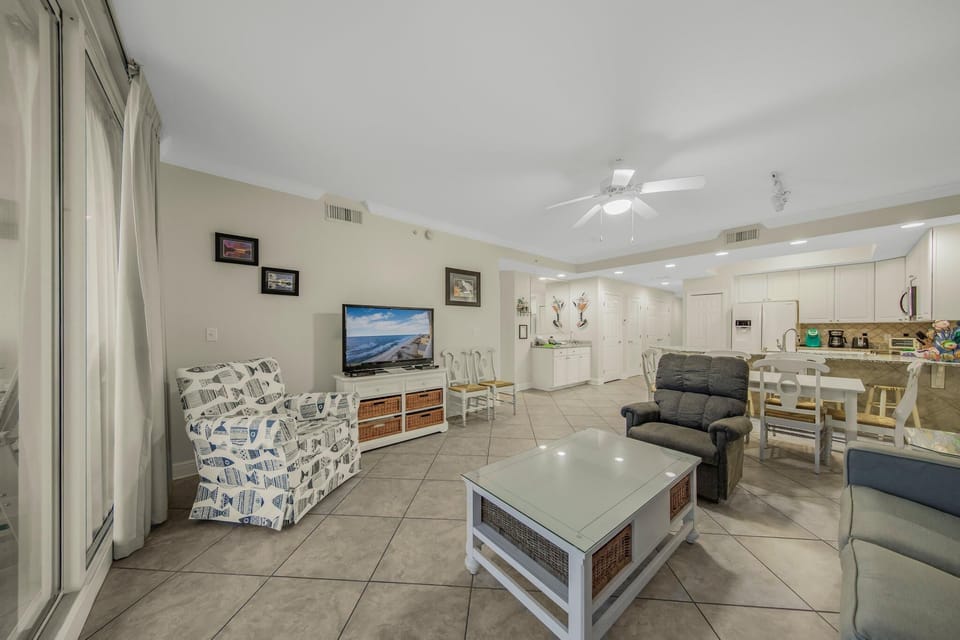 Condo, Multiple Beds (San Carlos 1604) | Living area