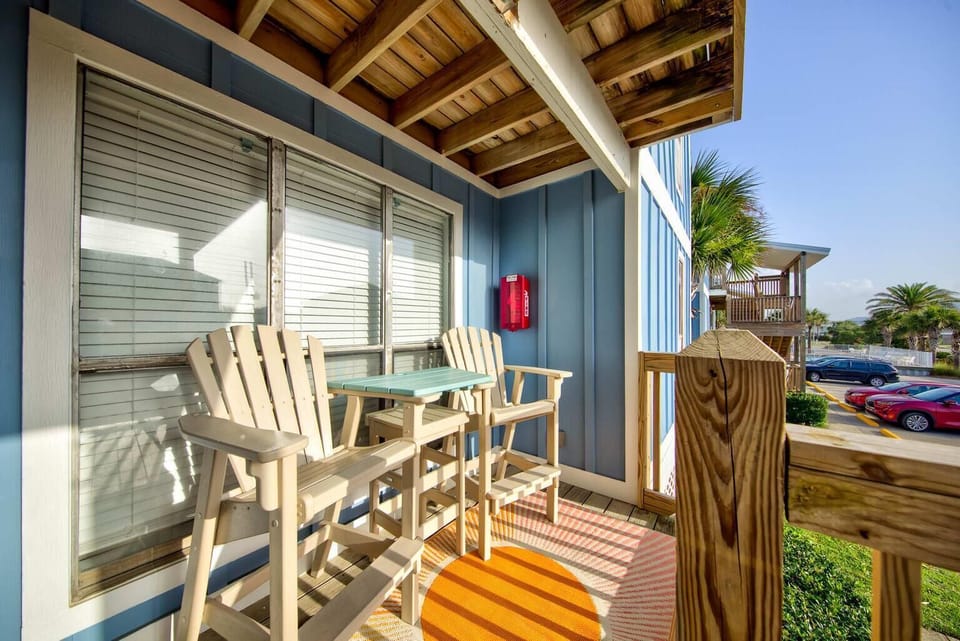 Condo, Multiple Beds (Sea Horse 112) | Outdoor dining