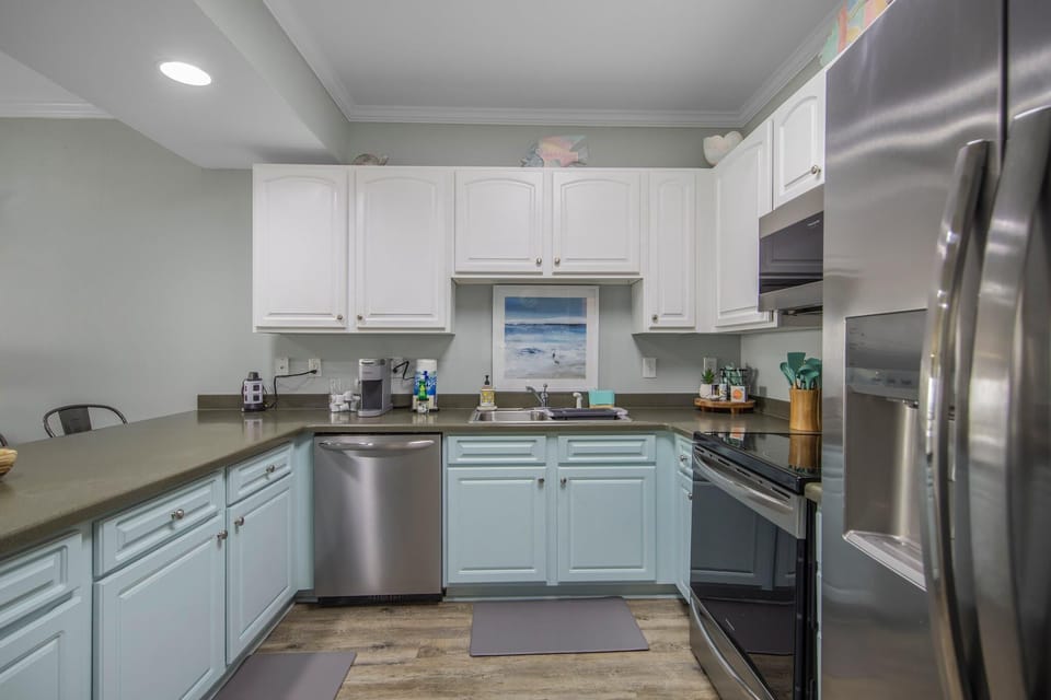 Condo, Multiple Beds (Marlin Key 4C) | Private kitchen | Oven