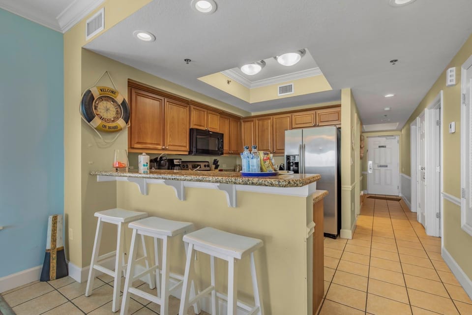 Condo, Multiple Beds (Seawind 1609) | Private kitchen | Oven