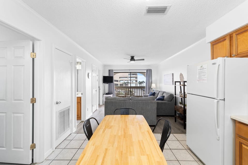 Condo, Multiple Beds (Las Palmas 221) | Interior