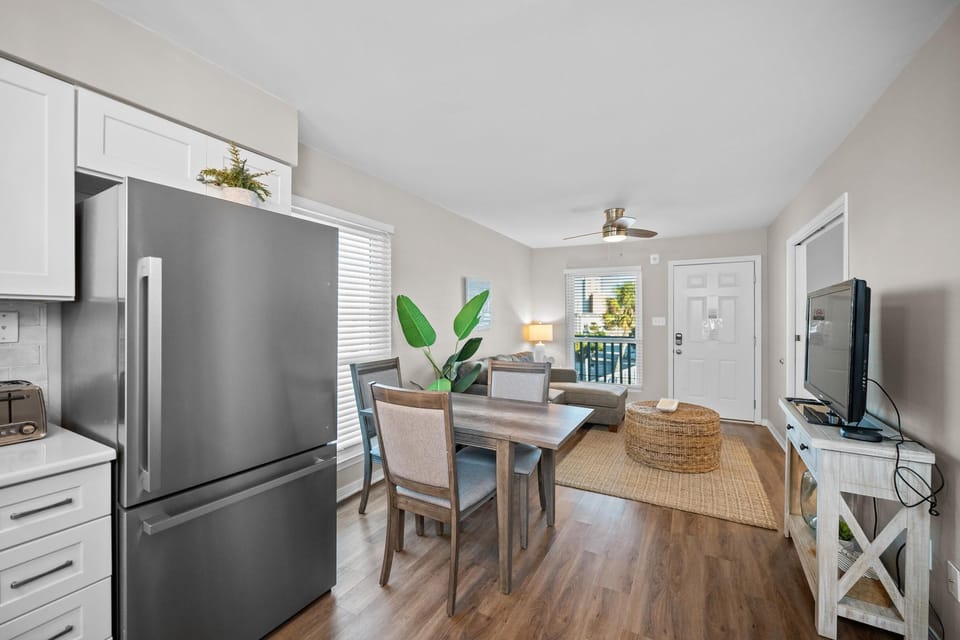 Condo, 1 Queen Bed (The Cove 205B) | Interior