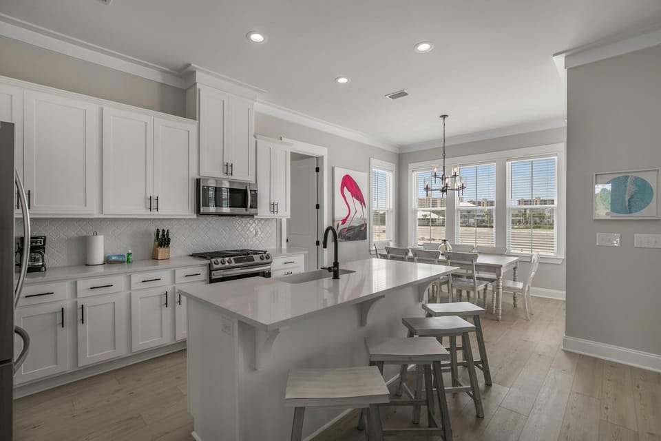House, Multiple Beds (Summer Salt 24170) | Private kitchen | Oven