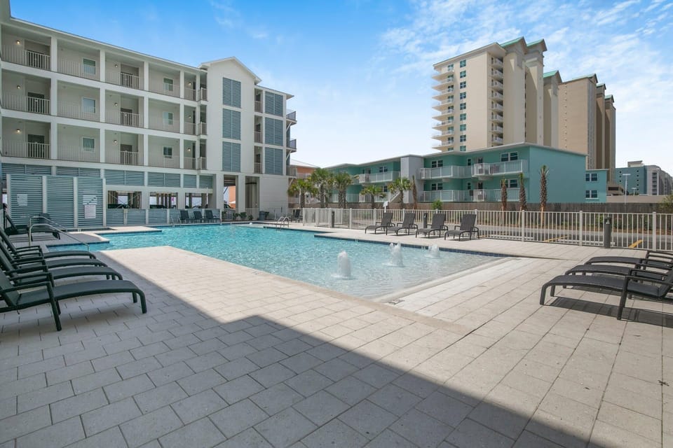 Condo, 1 King Bed with Sofa bed (Sea Glass 403) | Pool