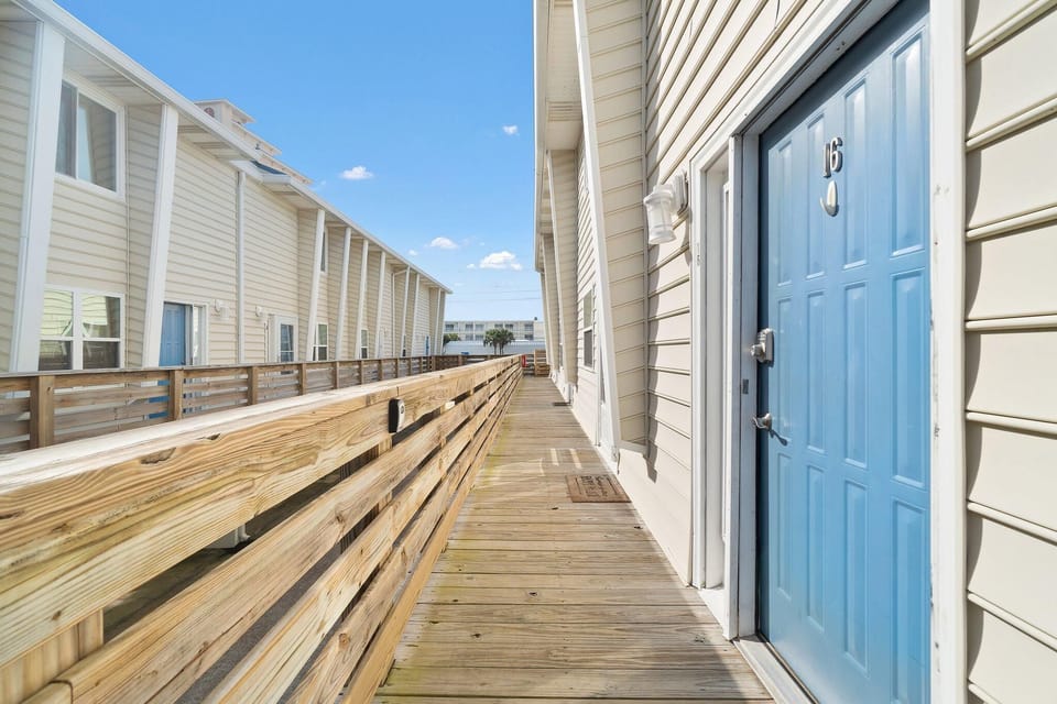 Condo, Multiple Beds (Gulf View 16) | Property grounds