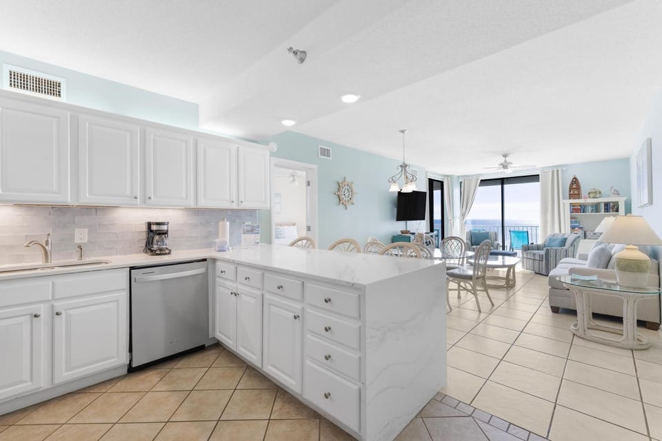 Condo, Multiple Beds (Romar Place 605) | Interior