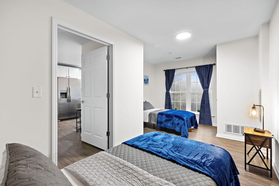 Twin bedroom