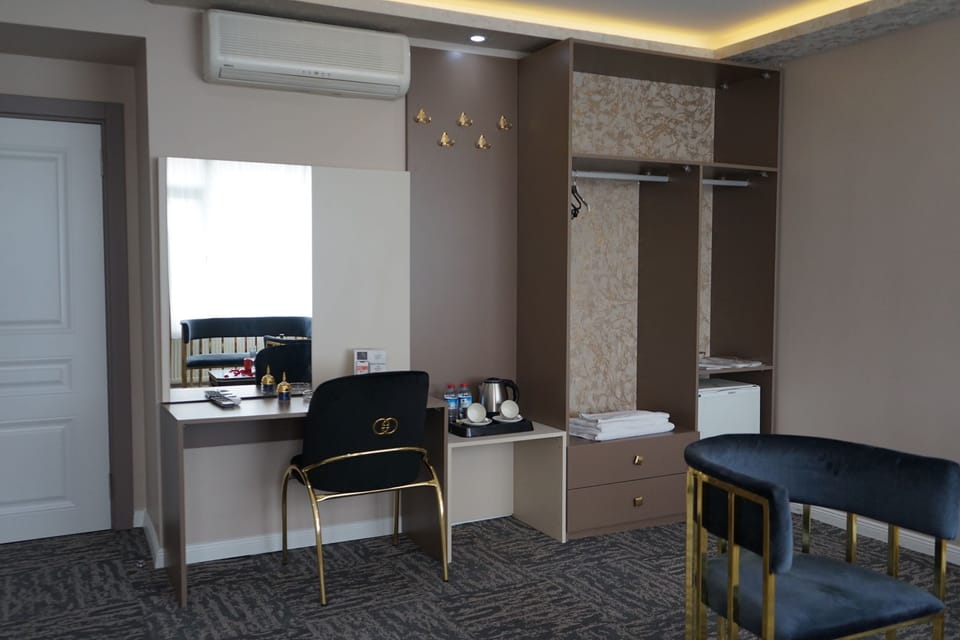 In-room safe, free WiFi, bed sheets