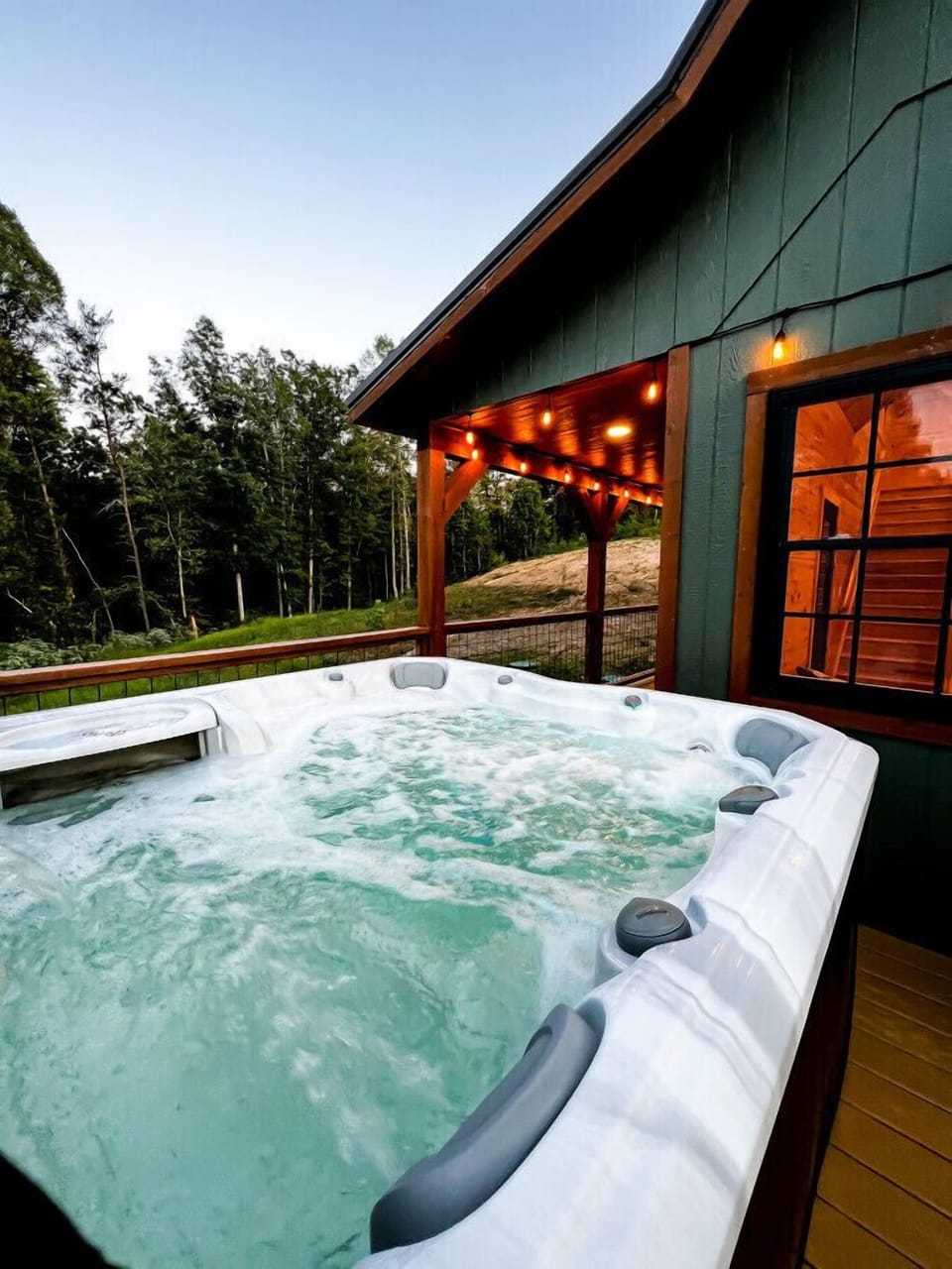 Outdoor spa tub
