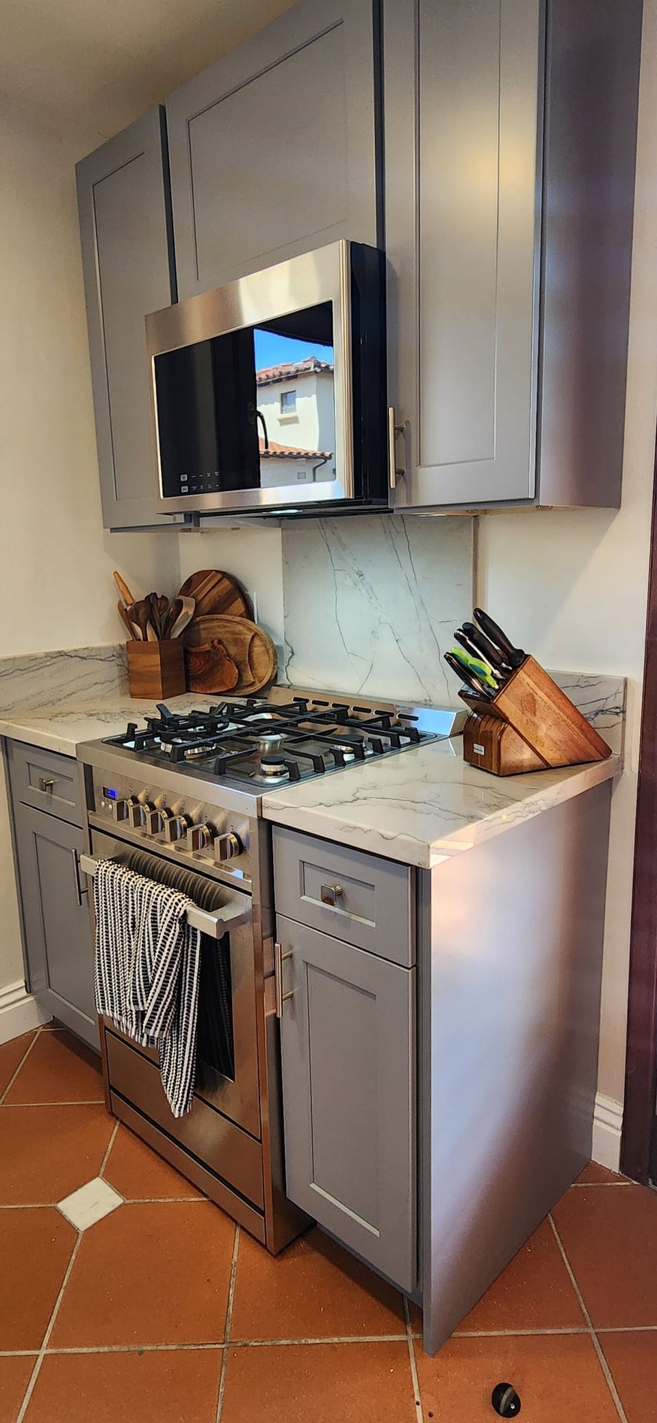 Range and microwave