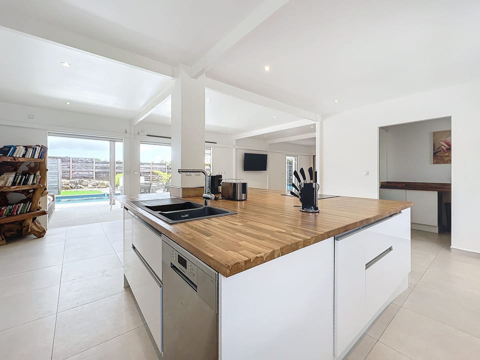 Comfort Villa | Private kitchen | Electric kettle