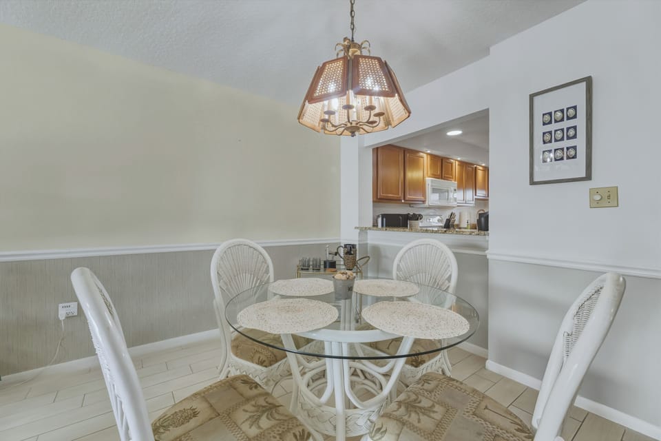 Dinning room table