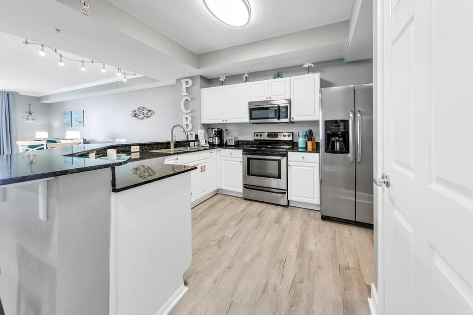 Condo, Multiple Beds (Tidewater 2308) | Private kitchen | Oven, cookware/dishes/utensils