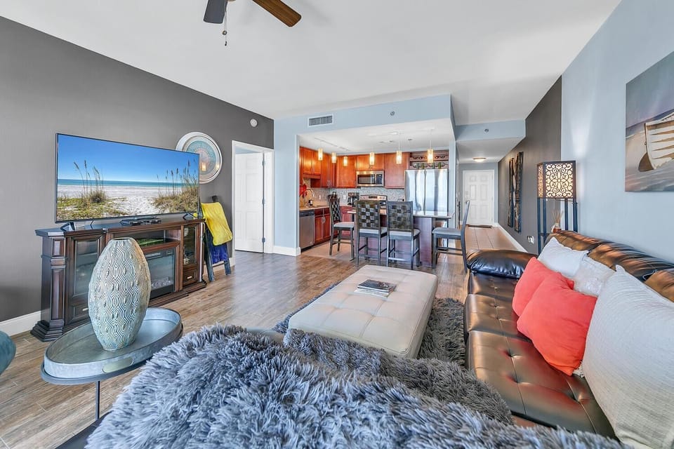 Condo, Multiple Beds (Laketown Wharf 1829) | Living area