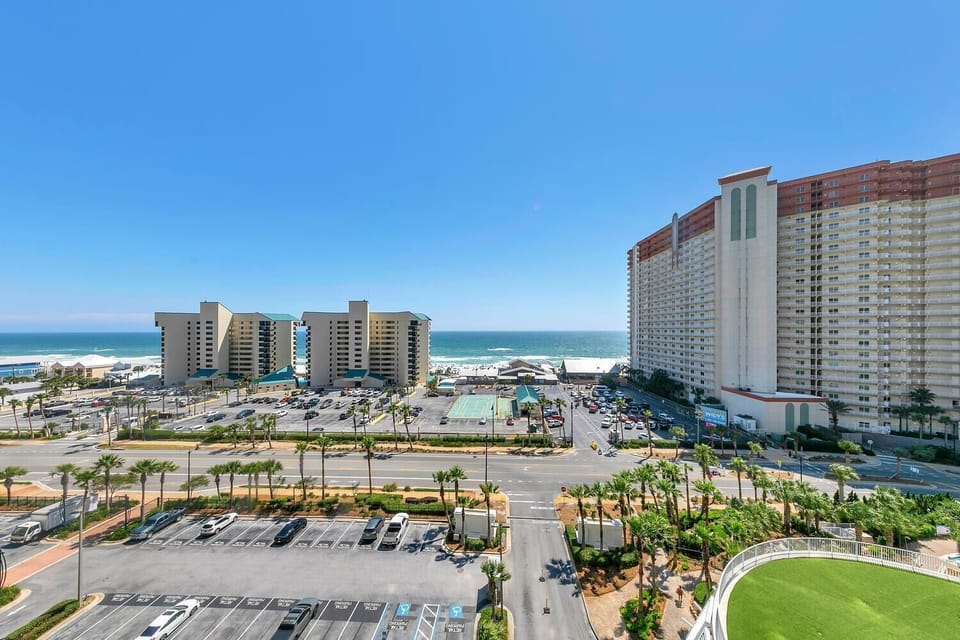 Condo, Multiple Beds (Laketown Wharf 827 - Life's A Beach) | Parking | Self parking