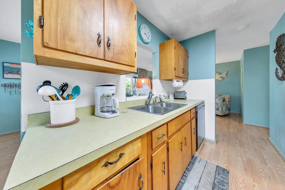 House, Multiple Beds (Beach Haven) | Private kitchen | Oven, cookware/dishes/utensils