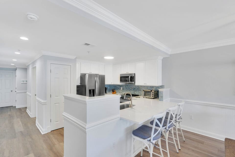 Breakfast Bar - Seating for 3