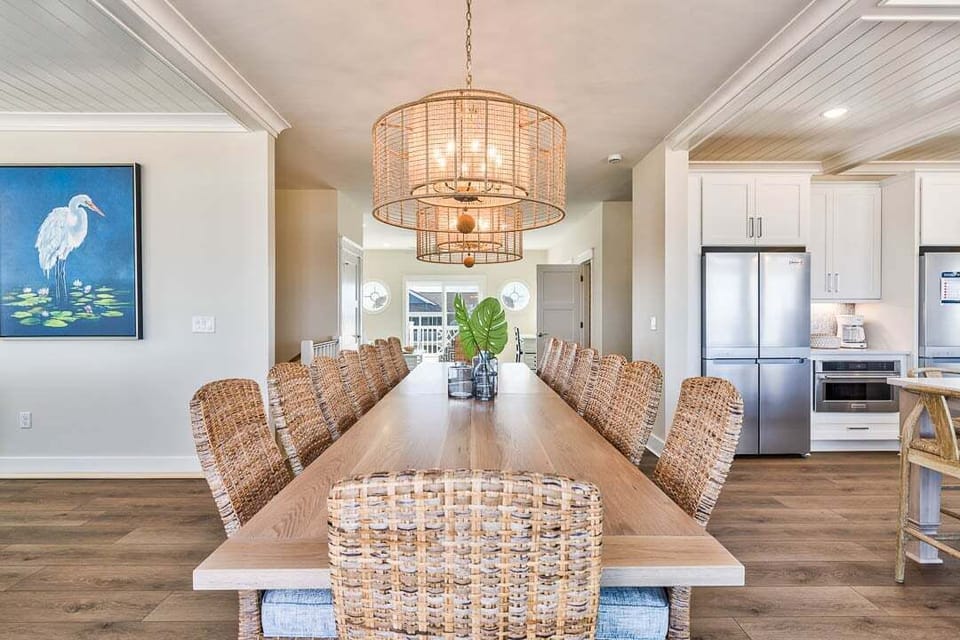 Top-Level Dining Room with Table (seats 16)