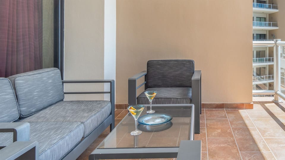 sip drinks and wait for the sun to set!