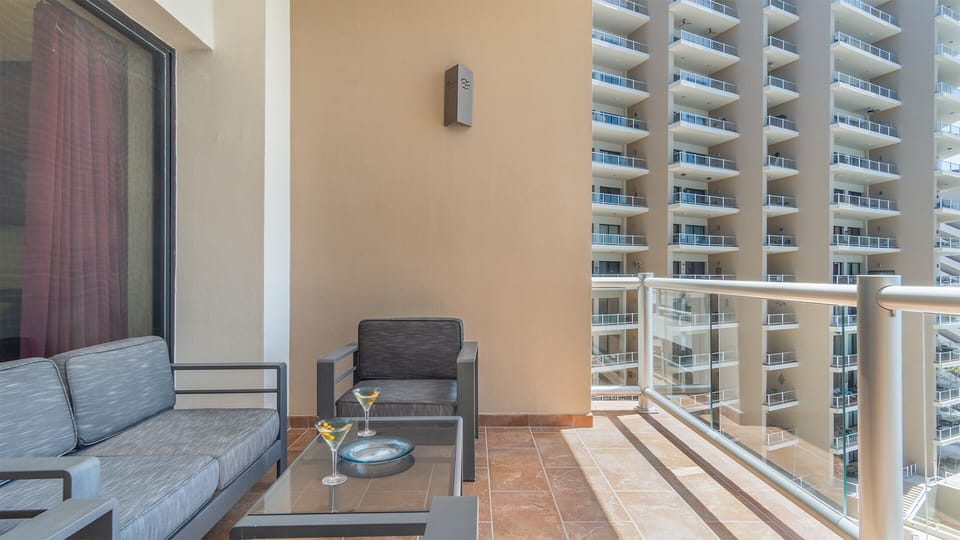 sit and enjoy the beach vine on the balcony