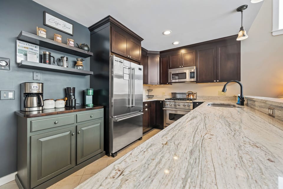 Fully equipped chef's kitchen