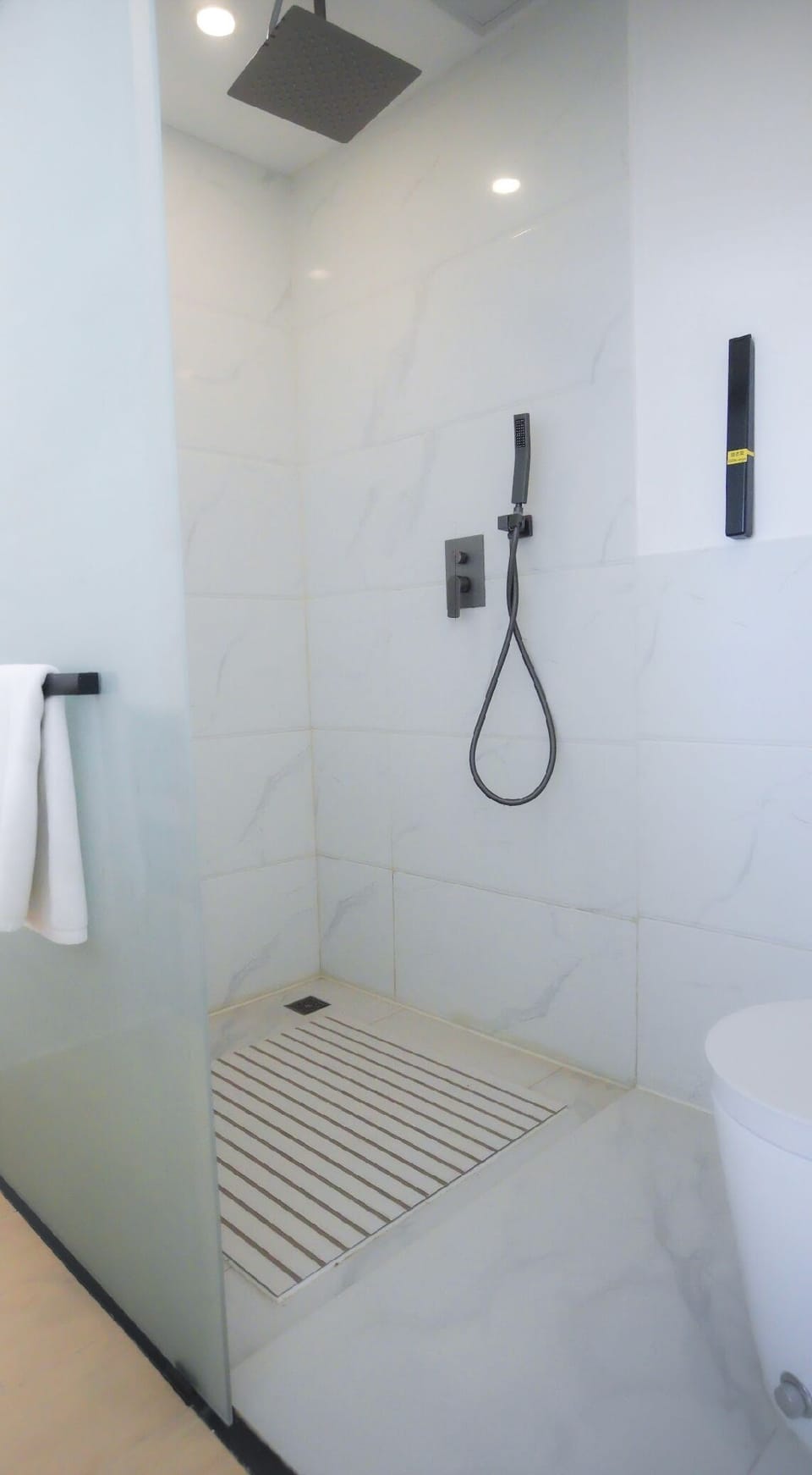 Deluxe Double Room, 2 Double Beds, Balcony, Pool View | Bathroom | Shower, free toiletries, hair dryer, bidet