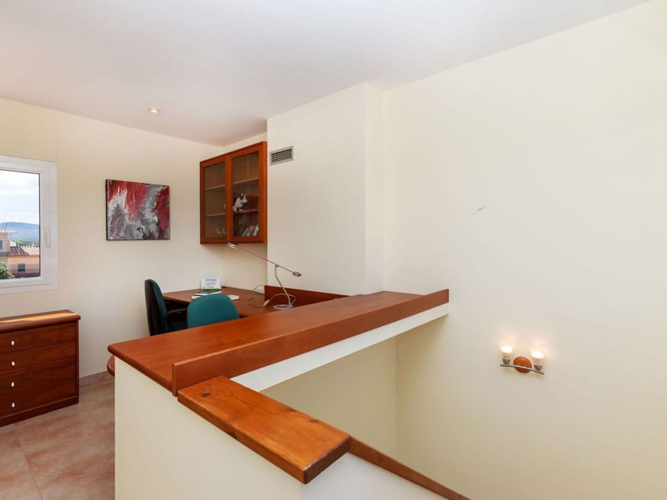 Property, Cabinetry, Furniture, Wood, Drawer, Interior Design, Wood Stain, Floor, Wall