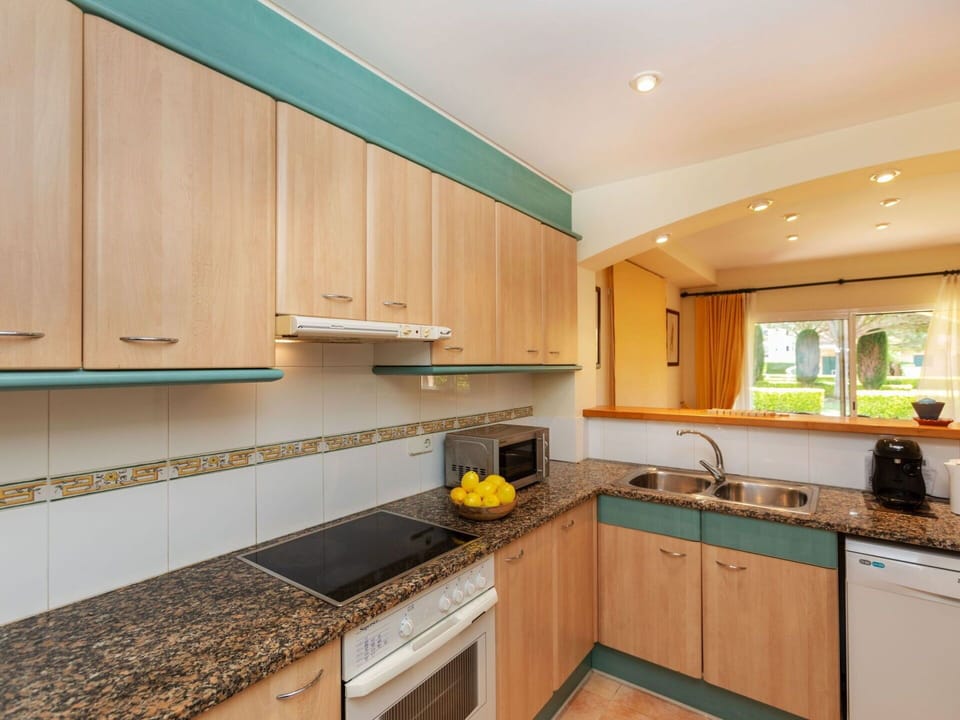 Countertop, Cabinetry, Kitchen Sink, Sink, Property, Furniture, Tap, Kitchen, Wood, Plumbing Fixture