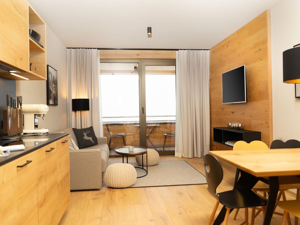 Apartment | Dining