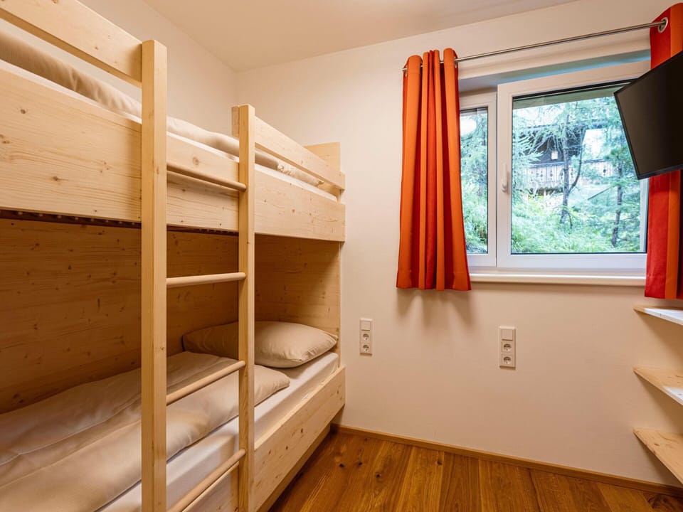 Apartment | 1 bedroom, individually furnished, bed sheets