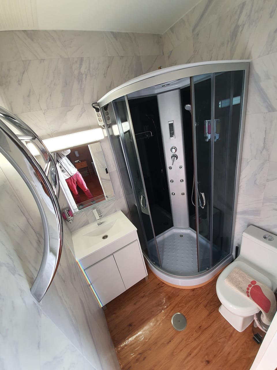 Double Room, Private Bathroom | Bathroom | Free toiletries, hair dryer, towels