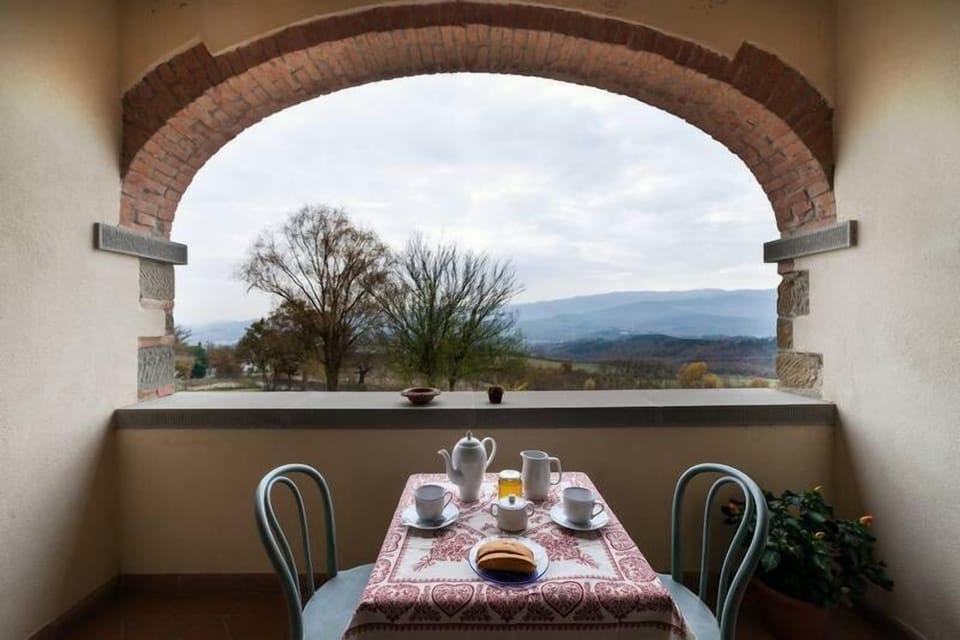 Romantic Apartment, 1 Bedroom, Balcony, Garden Area | In-room dining