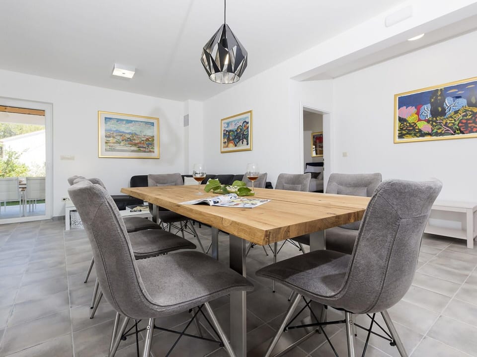 Villa | Dining