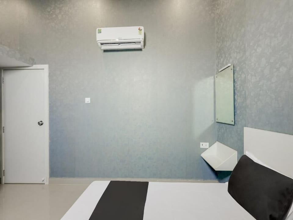 Economy Double Room | Premium bedding, minibar, laptop workspace, soundproofing