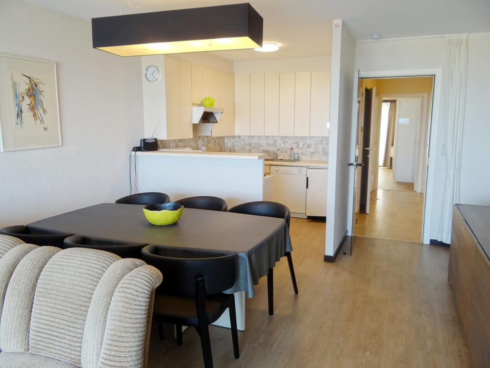 Apartment | Dining