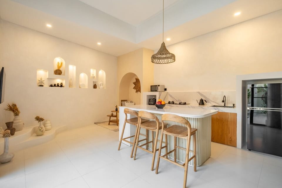 with the dining area near the kitchen, it’s simpler to serve meals hot and fresh.