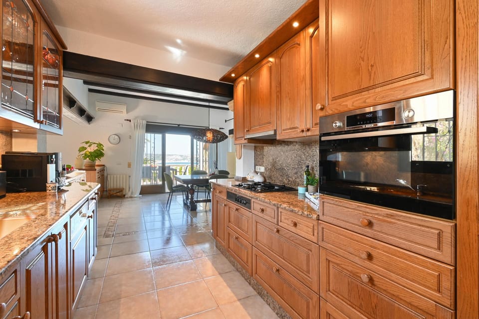 Open kitchen