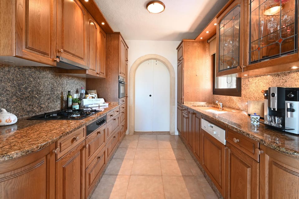 Open kitchen