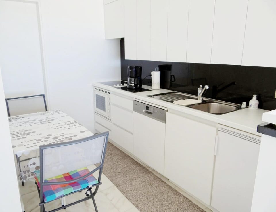 Apartment | Private kitchen | Highchair