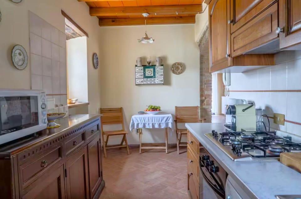 House | Private kitchen | Electric kettle, toaster