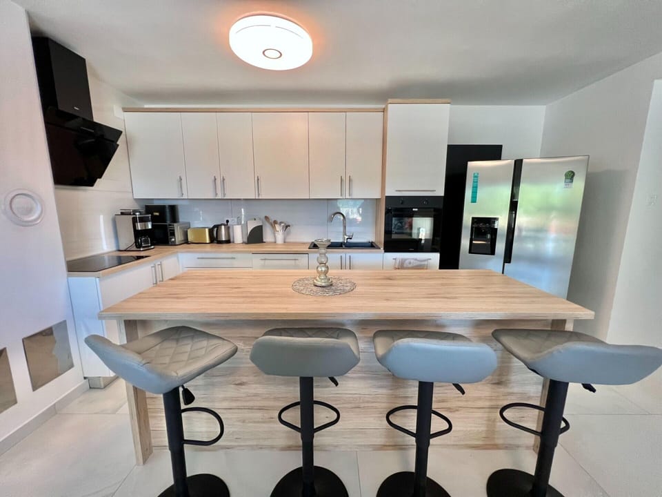 House | Private kitchen | Electric kettle, toaster