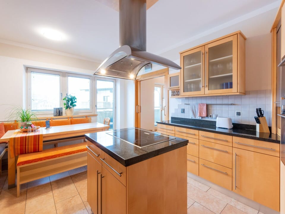 Apartment | Private kitchen | Electric kettle, toaster