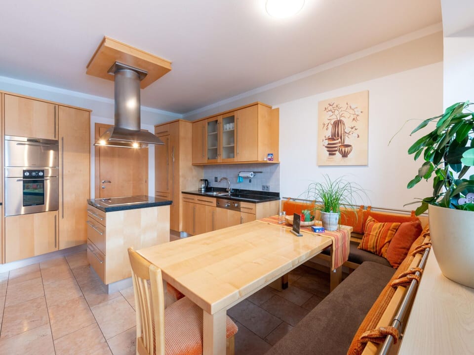 Apartment | Private kitchen | Electric kettle, toaster