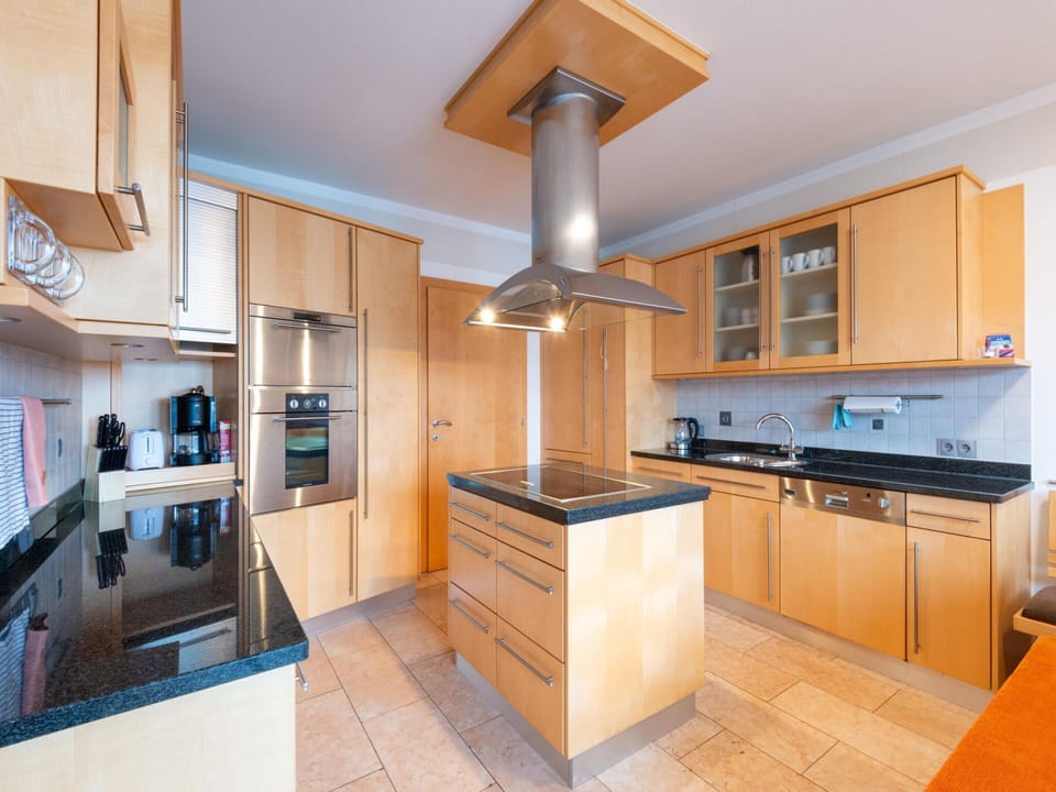 Apartment | Private kitchen | Electric kettle, toaster