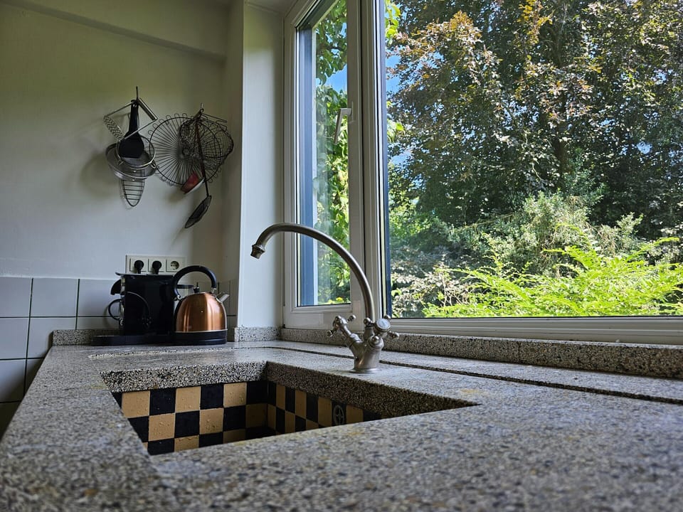 House | Private kitchen | Electric kettle, highchair