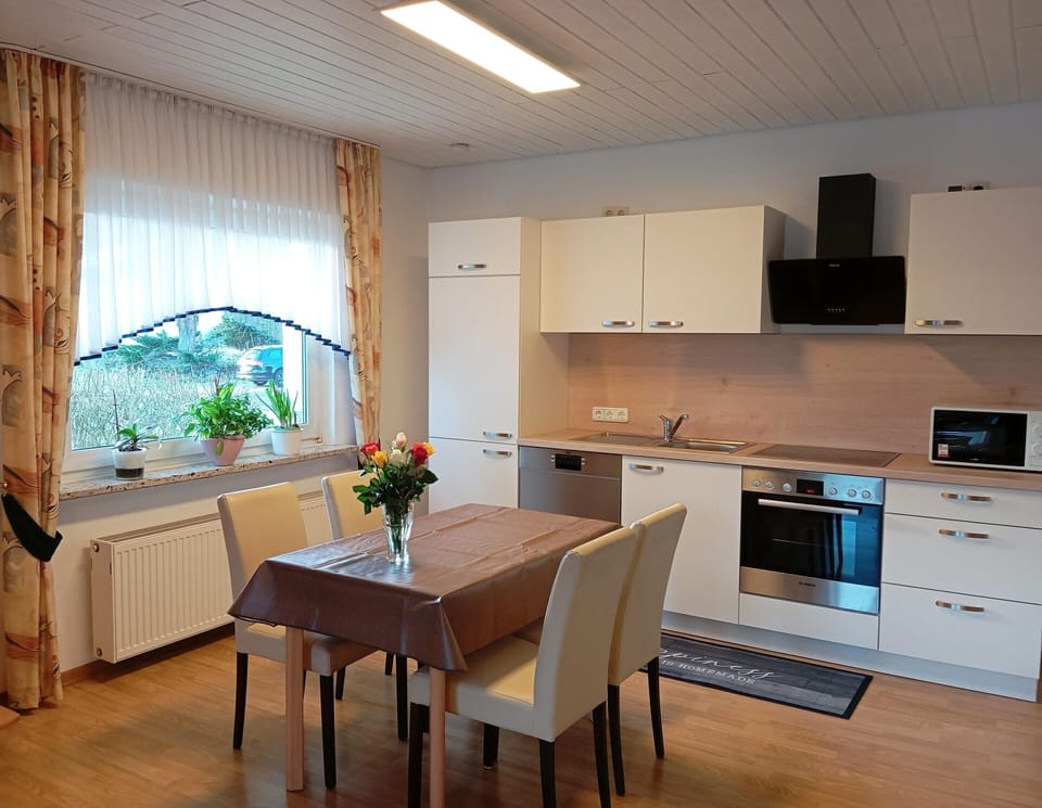 Apartment | Dining