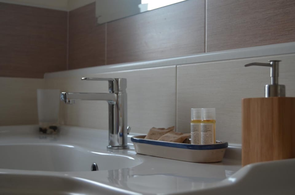 Shower, free toiletries, hair dryer, bathrobes