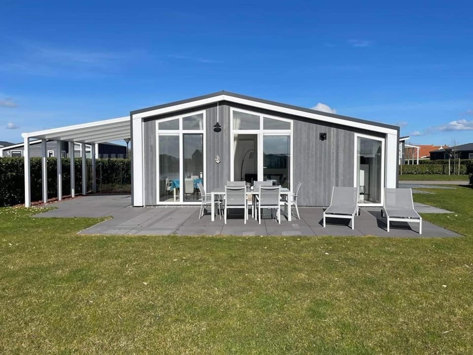 House | Outdoor dining
